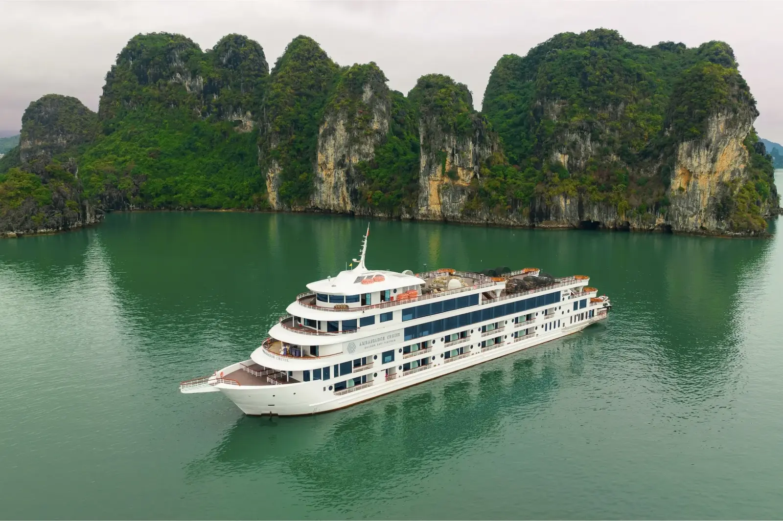 Du thuyền Vịnh Hạ Long