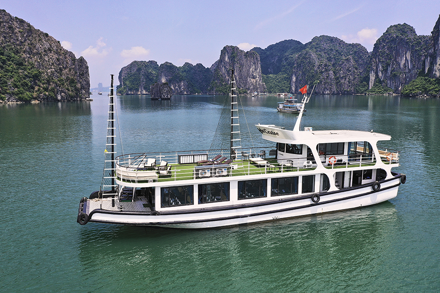 Du thuyền qua đêm vịnh Hạ Long 2N1Đ